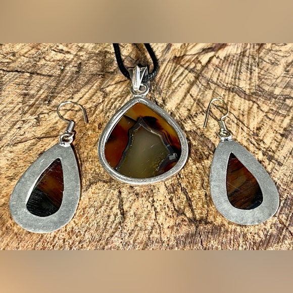 Montana Fire Moss Agate Pendant & Earrings Set - Picture 8 of 13